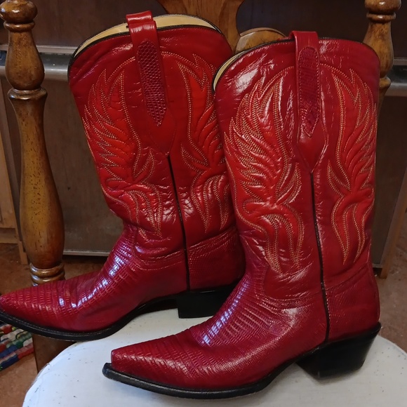Corral Shoes - Corral wonens red cowboy boots size 7.5